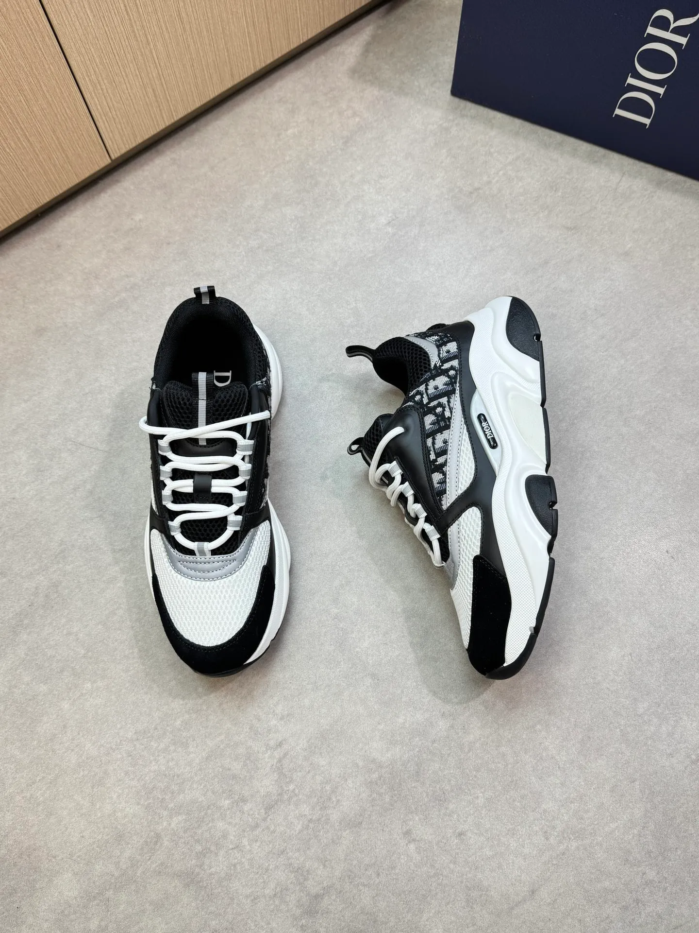 Factory price: 460💰[Dior] Dior - high-end quality original order 🔍🔍🔍 casual sports shoes - upper: 🔝 stone pattern calfskin, high silk mesh canvas, brand totem cloth, tongue and heel; reflective brand webbing - lining: brand canvas - original: ultra-light T men's shoes 💰U foam rubber; two-color molded outsole -Ultra-high quality control·Fine workmanship: highlighted (high-end·nobility·grade) -Size: 39-44 (38, 45, 46, 47, can be customized)·D9285